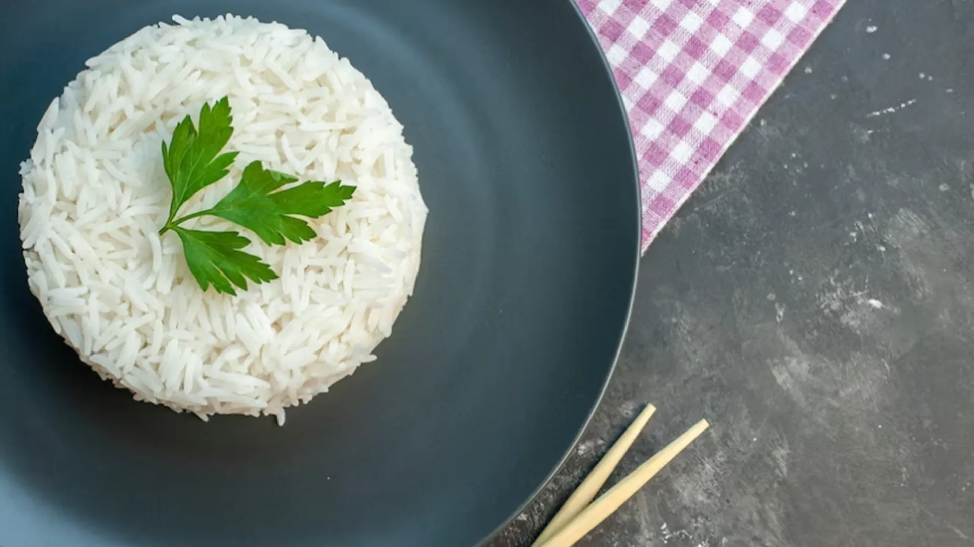 Диетолог Малькова рассказала, почему не стоит исключать из рациона белый рис