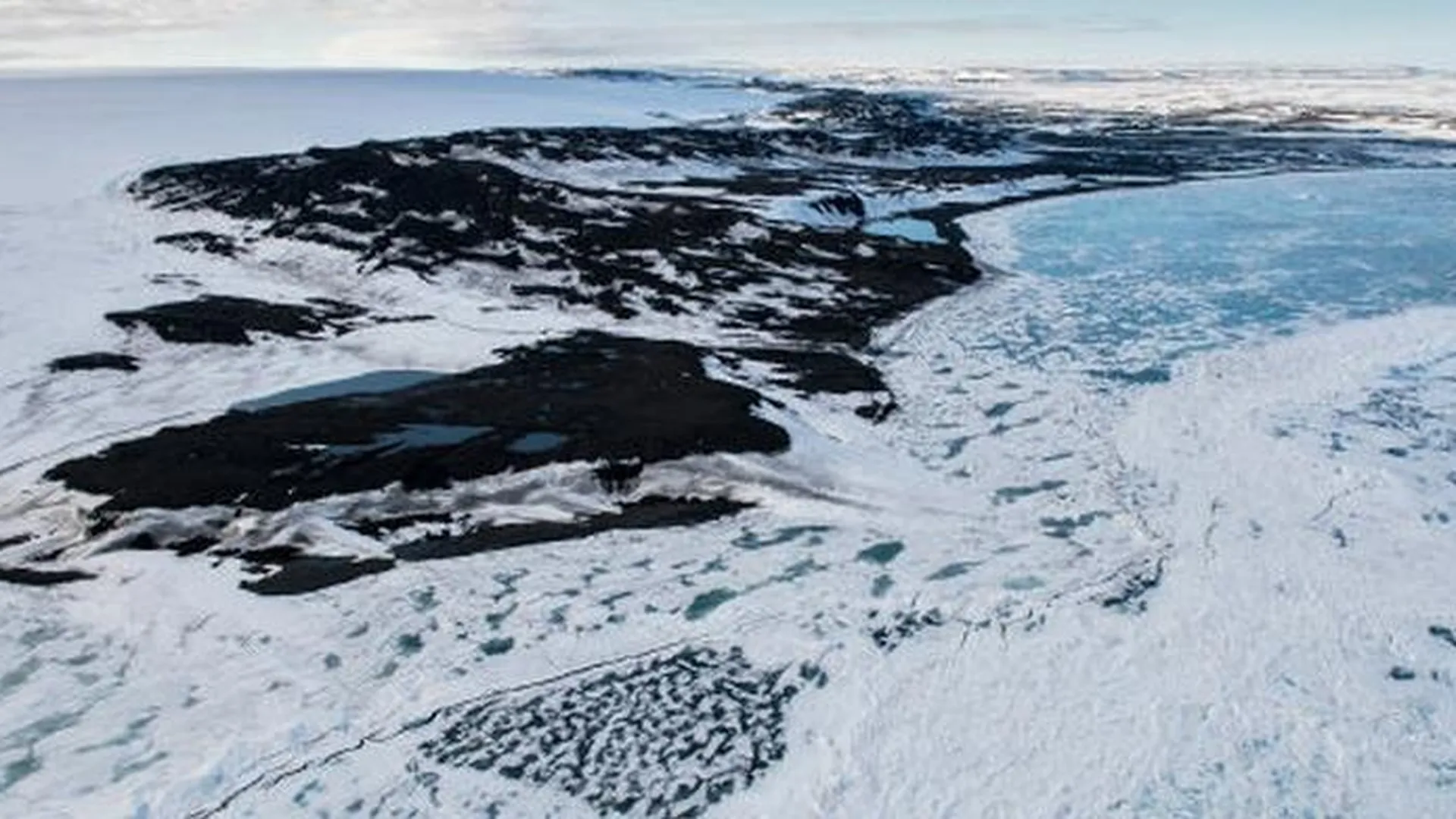 Площадь ледового покрова в Арктике сократилась до исторического минимума