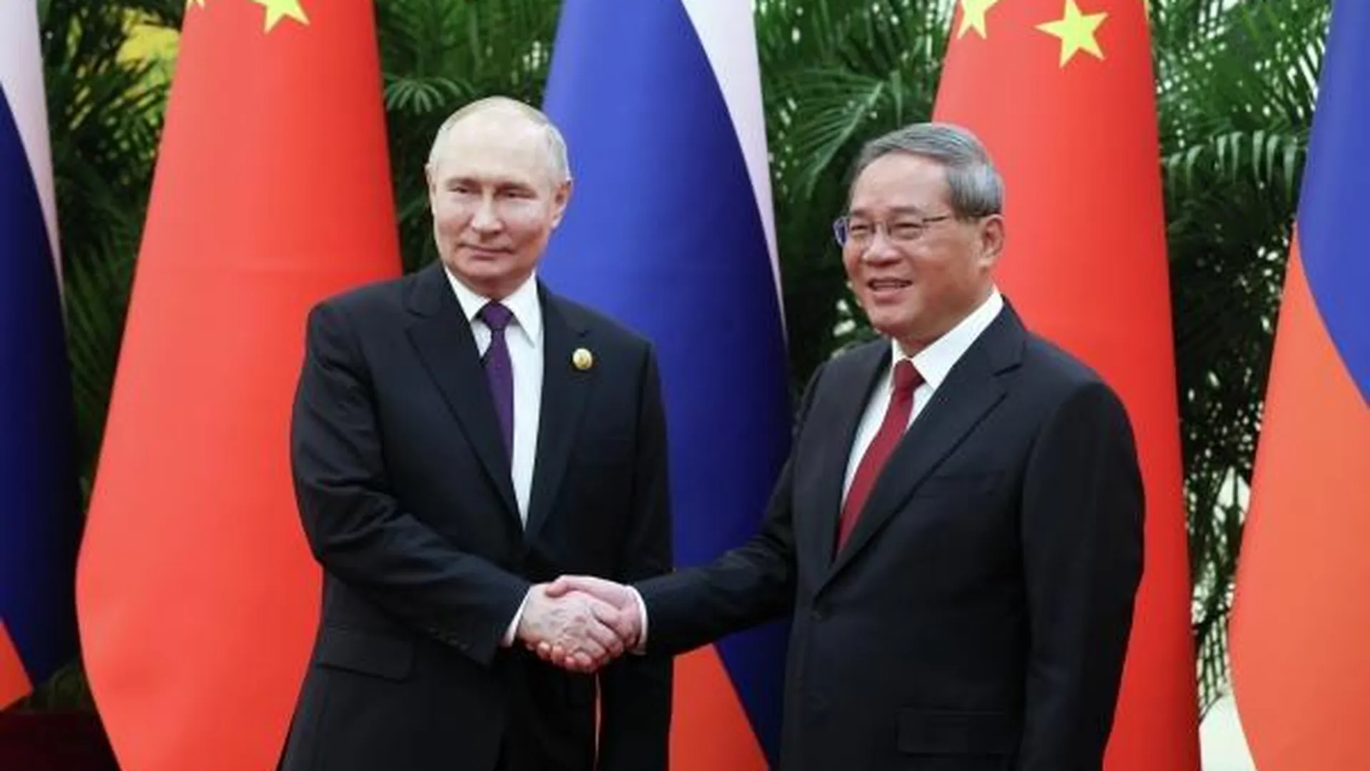Владимир Путин встретился с премьером Госсовета КНР Ли Цяном в Пекине