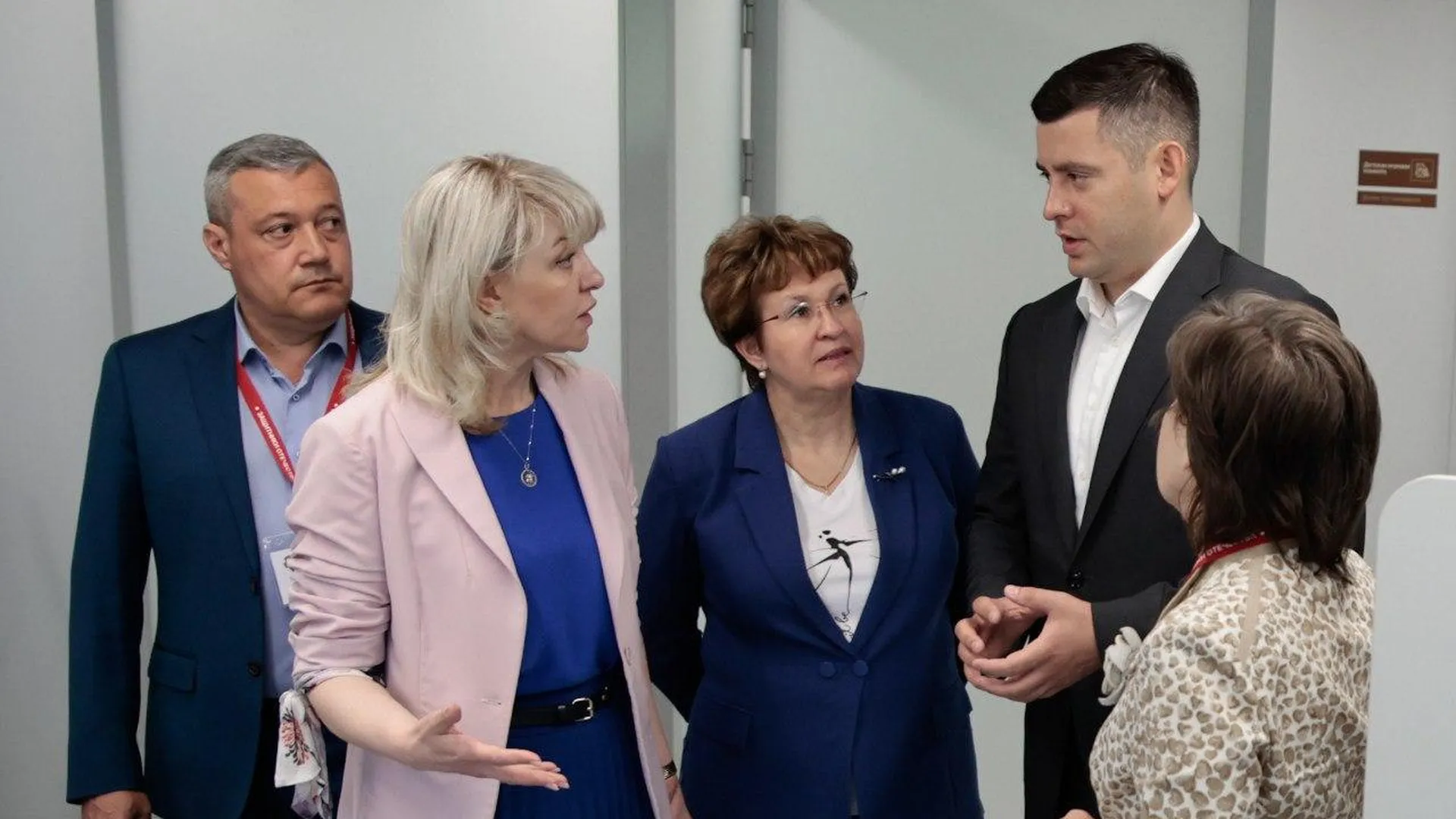 Глава городского округа Чехов Григорий Артамонов посетил региональное отделение фонда «Защитники Отечества»