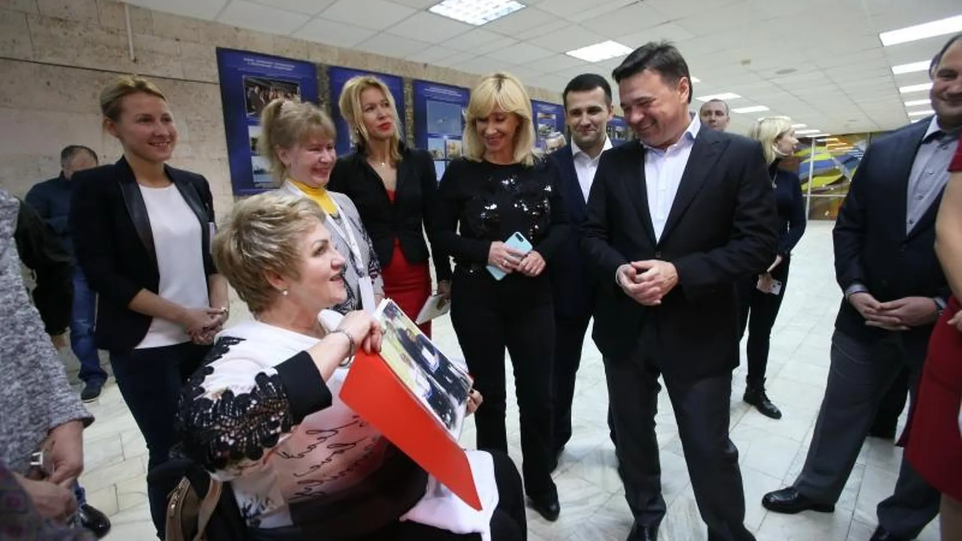 Воробьев пообщался с представителями организаций инвалидов на форуме в Реутове