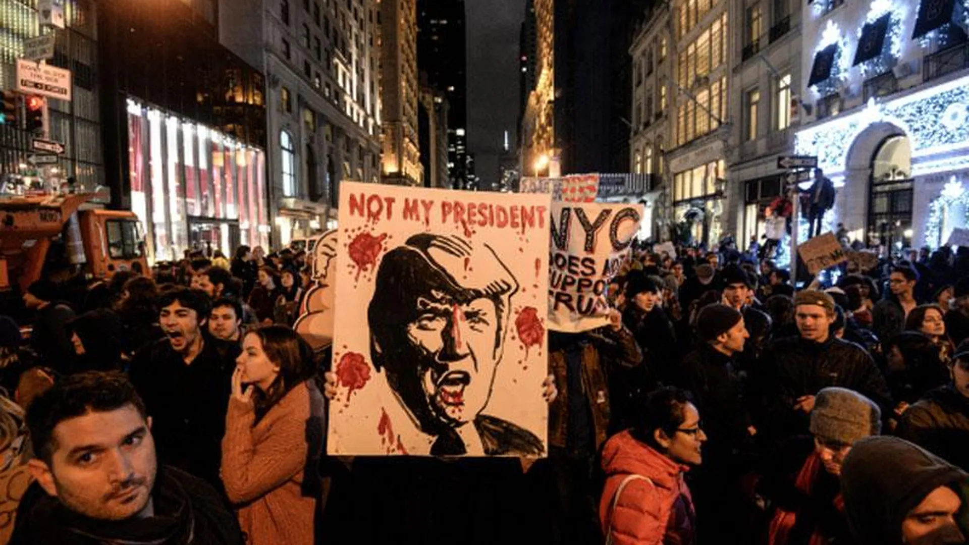 Эксперт: акции протеста в США говорят о расколе страны
