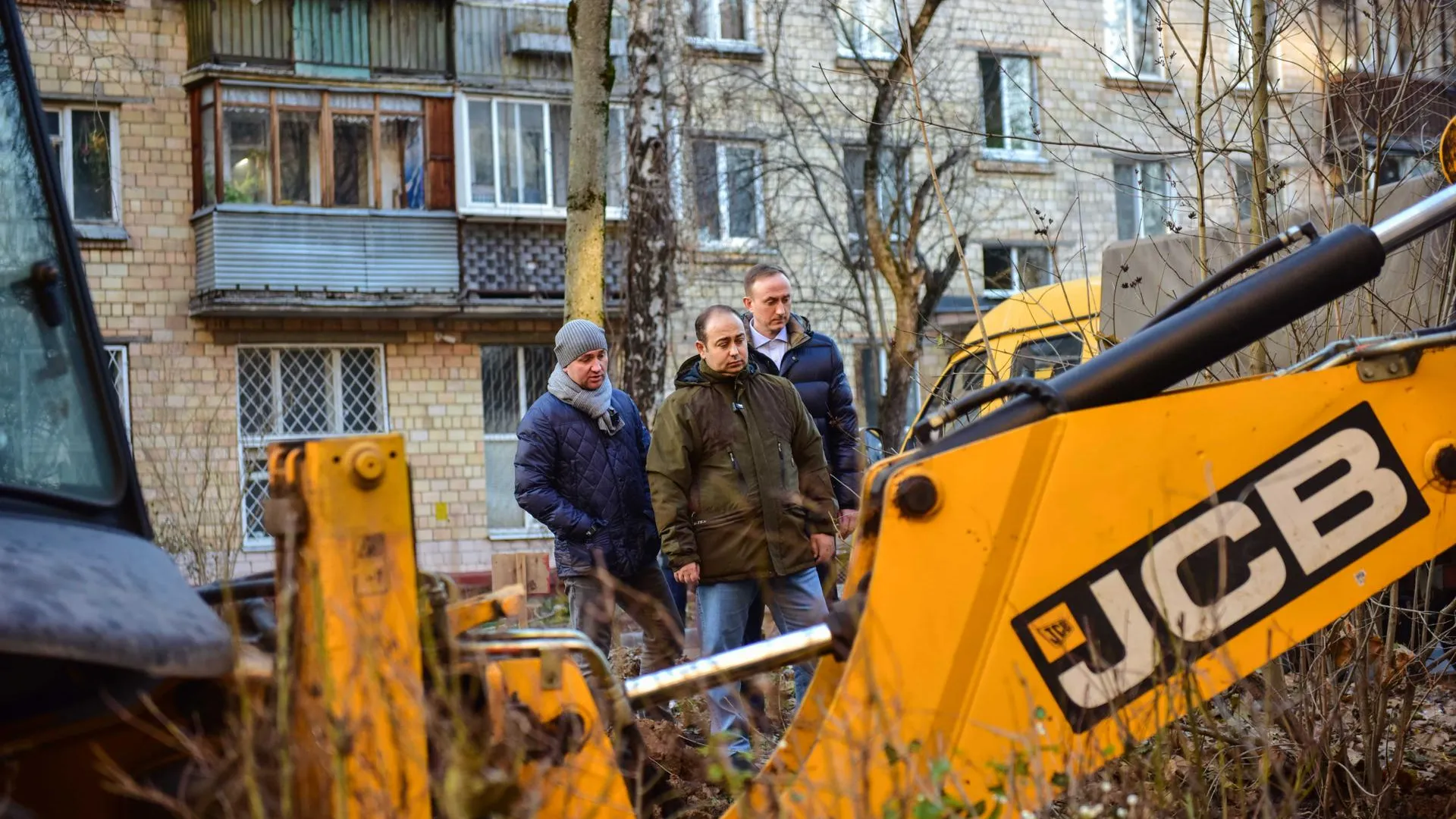 Дмитрий Волошин проверил ход восстановительных работ на теплосети в Старых Химках