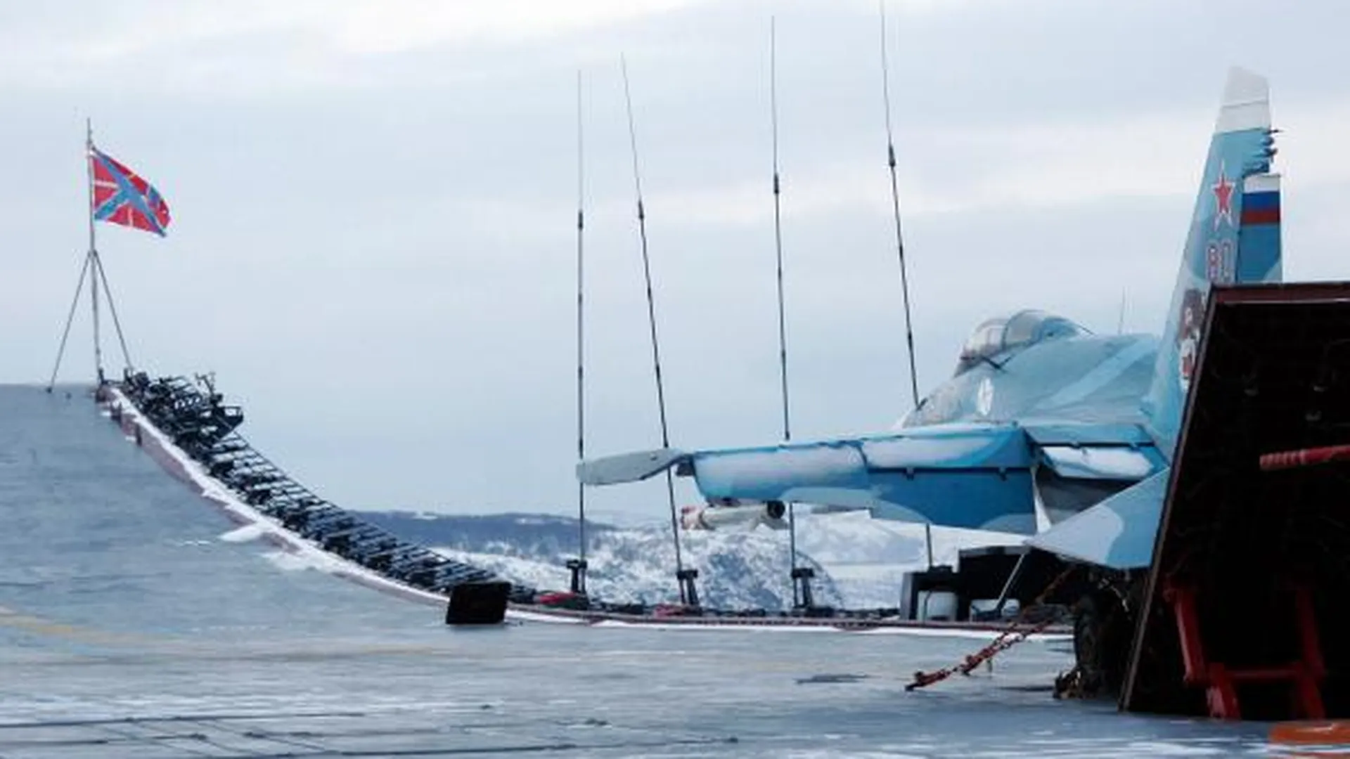 Делегация МО посетила крейсер «Адмирал Кузнецов»