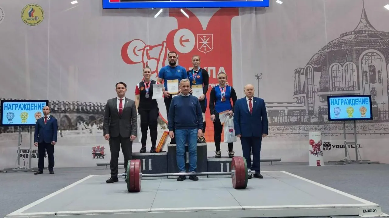 Подмосковные спортсмены завоевали семь медалей на Кубке России по тяжелой атлетике