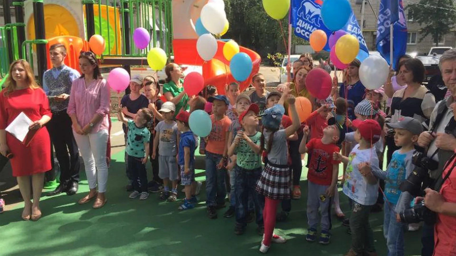Две новые детские площадки открыли в Павловском Посаде 