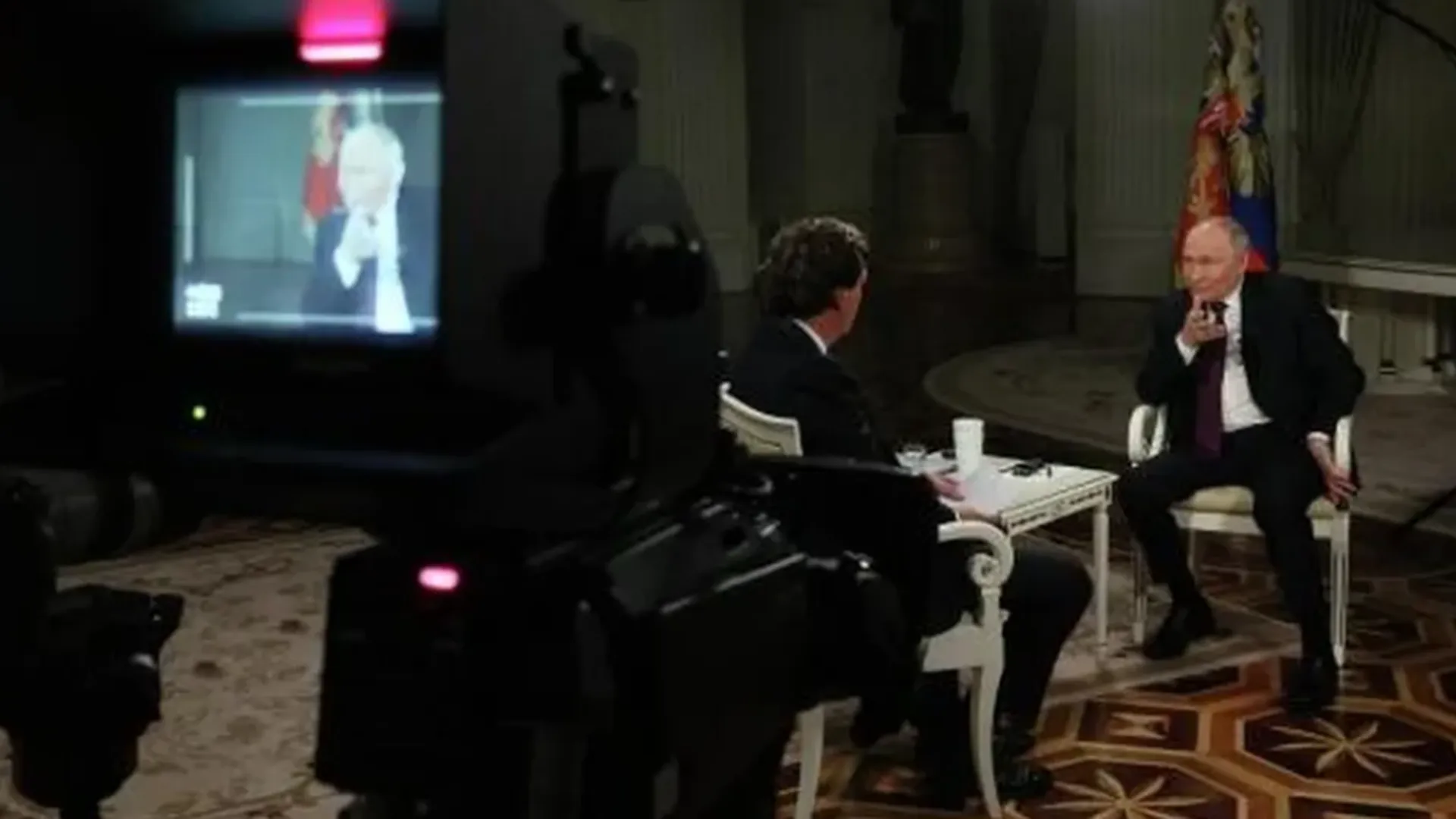 Такер Карлсон рассказал о слежке спецслужб перед интервью с Путиным