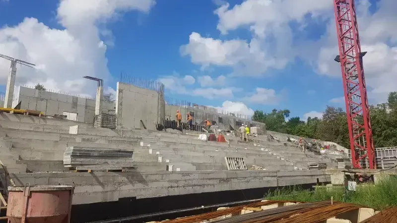 Почти половину работ по реконструкции стадиона «Торпедо» уже выполнили в Люберцах