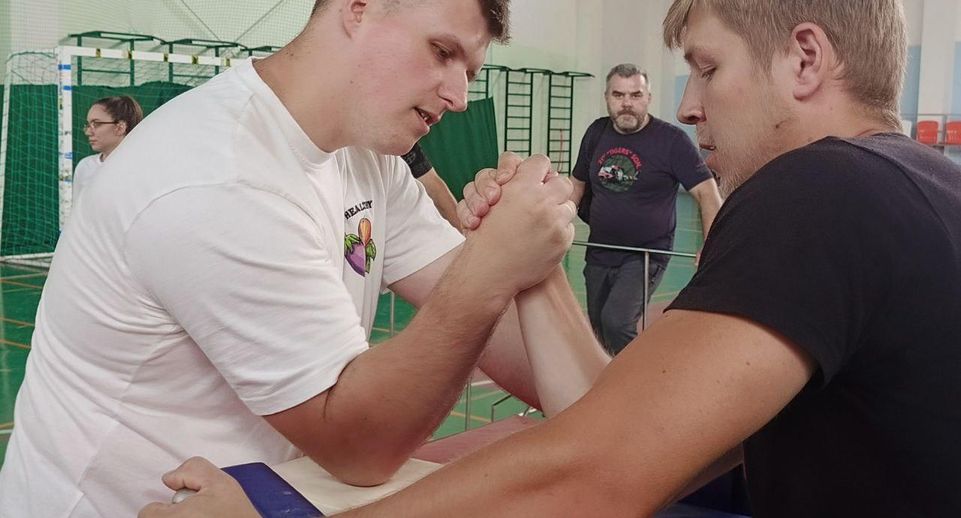 Спортсмены из Солнечногорска стали призерами открытого турнира по армрестлингу
