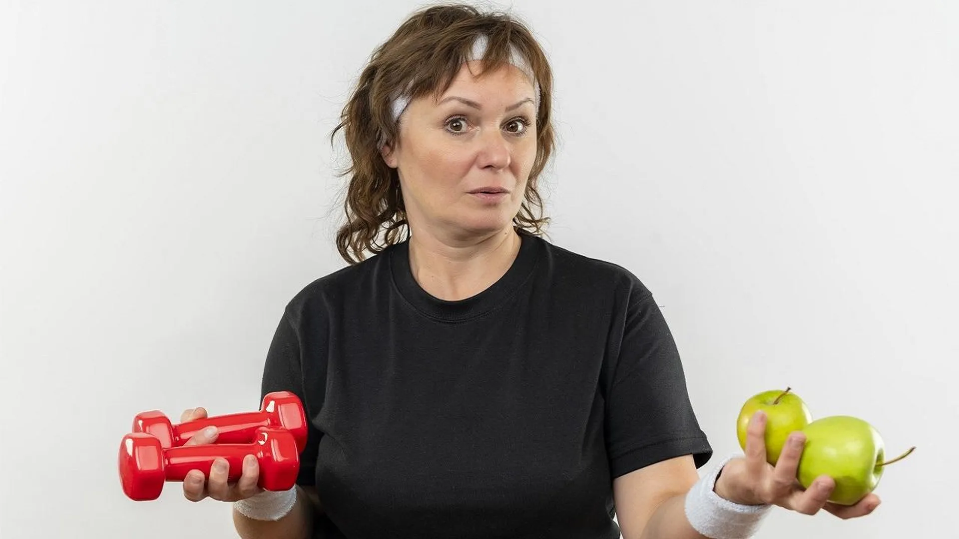 «Так вы не похудеете»: диетолог объяснила, почему женщинам после 40 лет трудно привести себя в форму
