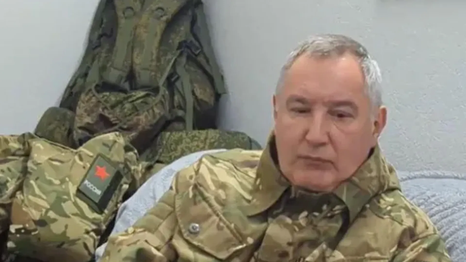 Назначен день операции Рогозина по извлечению осколка из шейных ...