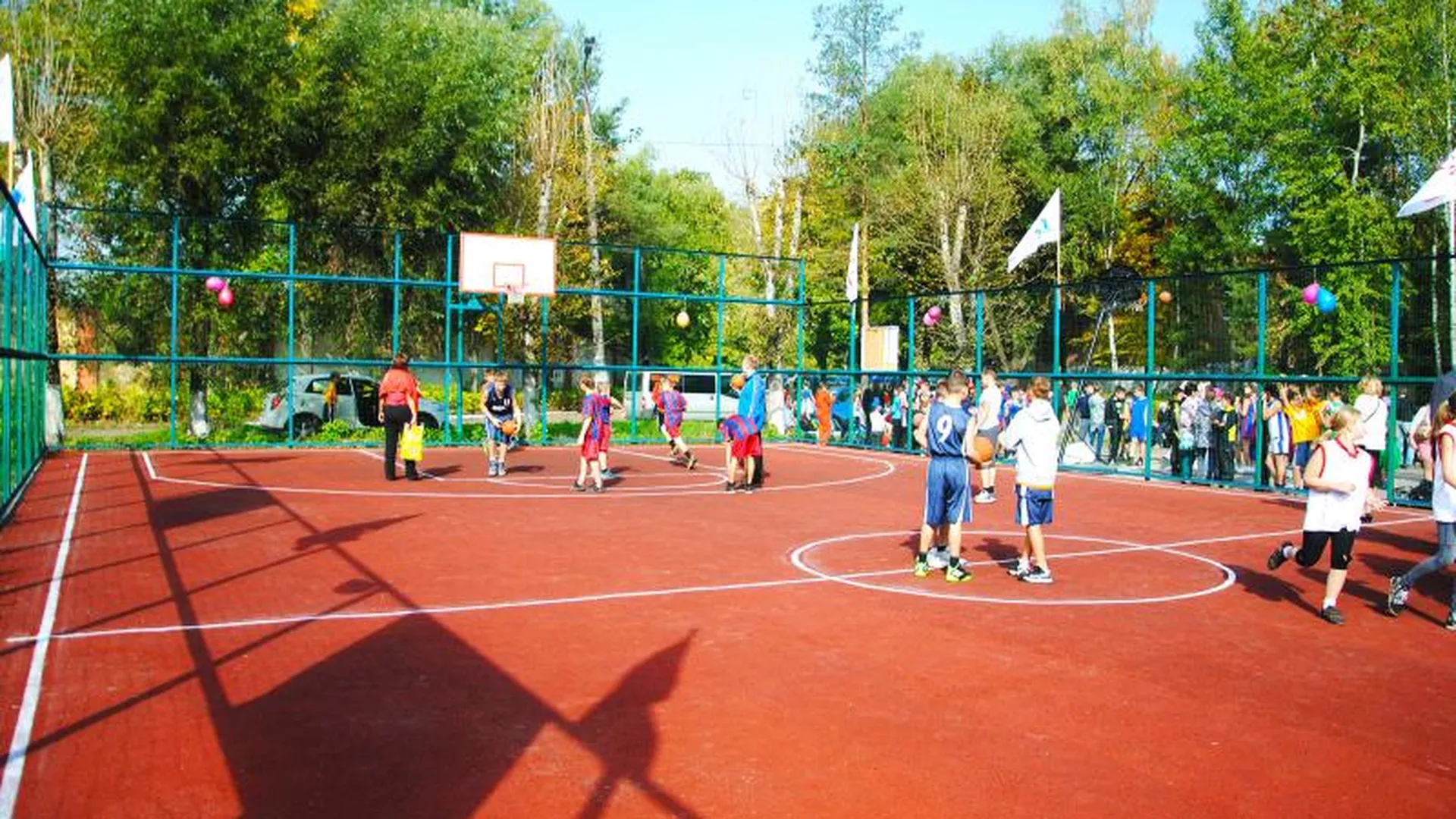 В Павлово-Посадском районе открыли новую баскетбольную площадку