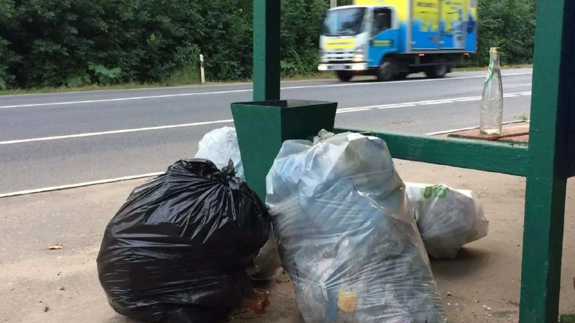 Восемь попыток незаконно выбросить мусор выявили в ходе рейда на дорогах МО 17 августа 