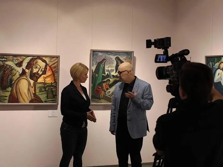 «На все деньги»: меценат подарил галерее в Балашихе около 300 работ классиков наивного искусства