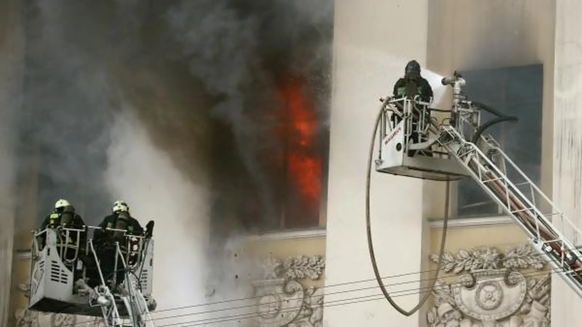 Пожар в здании Минобороны РФ потушен