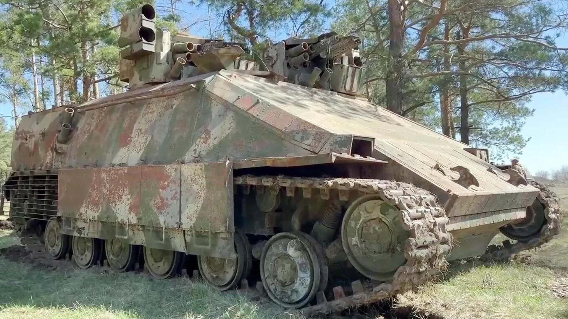 Украинская гусеничная бронированная боевая машина «Азовец»