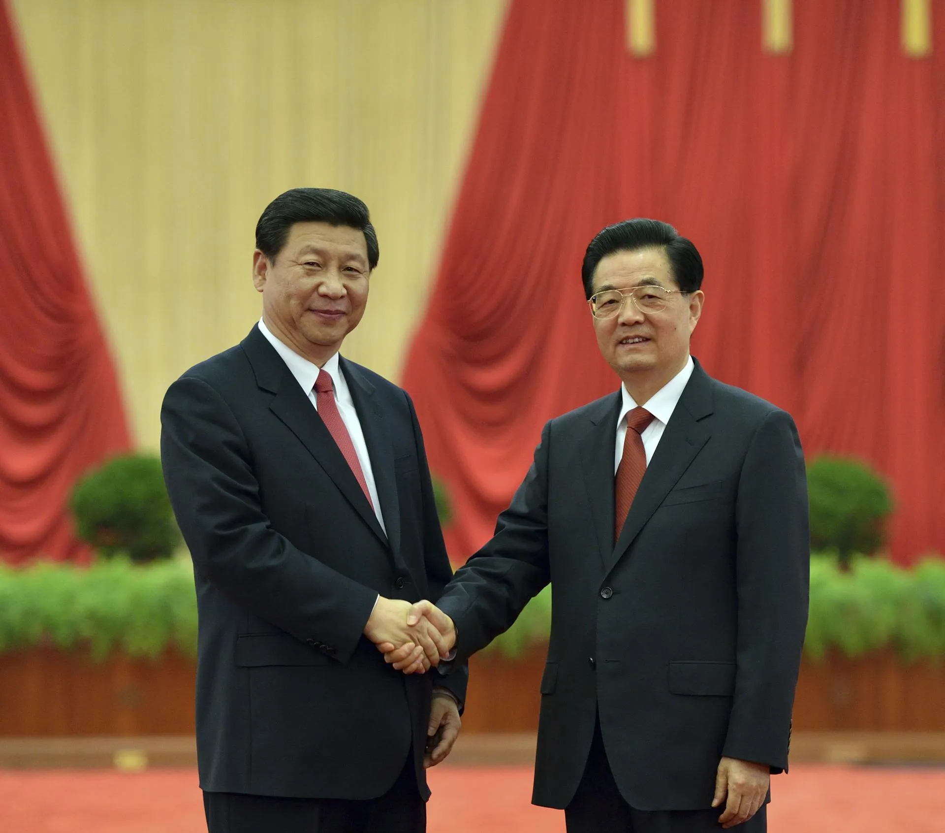 Си Цзиньпин и Ху Цзиньтао, 2012 год