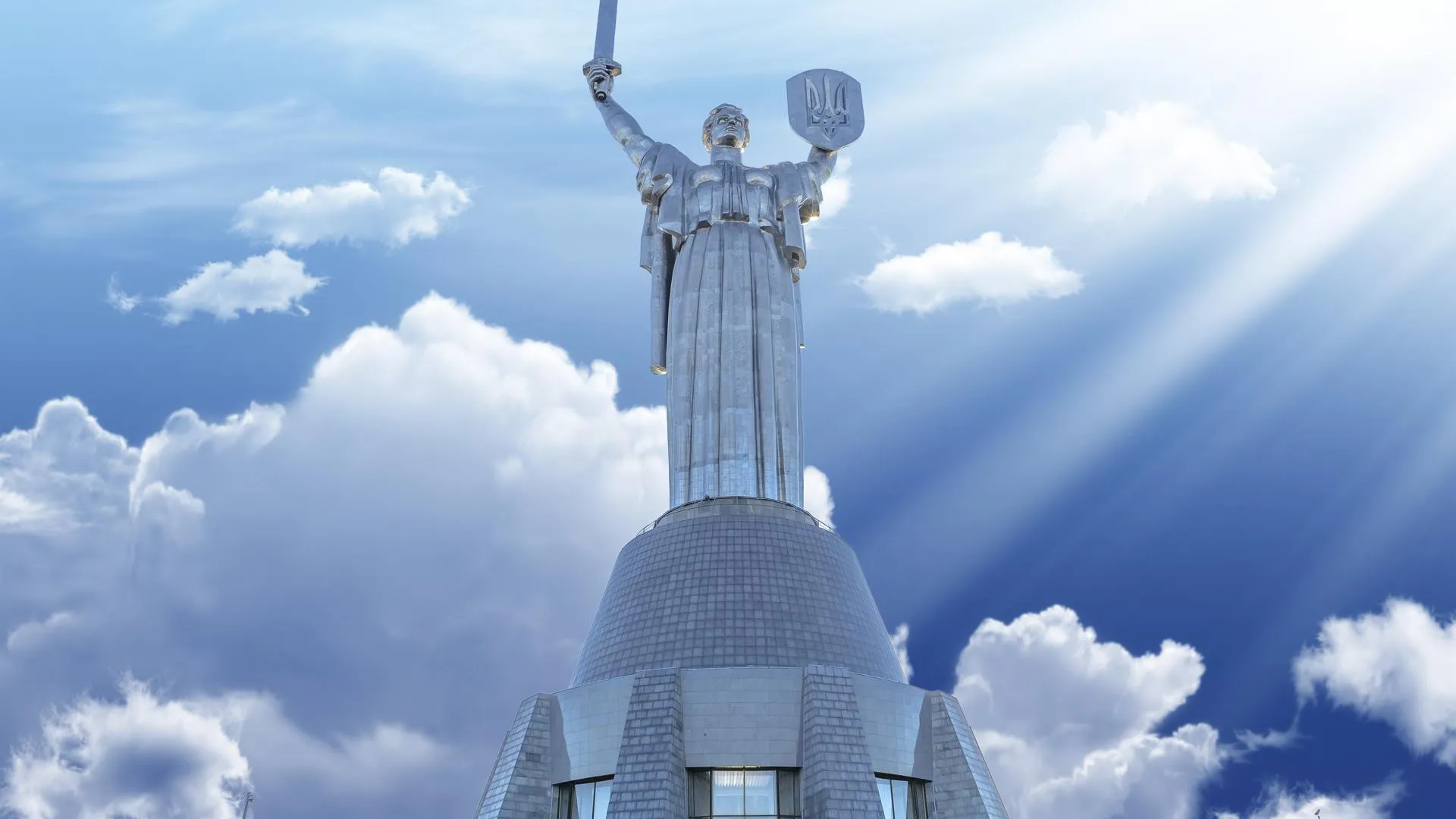 Публицист Гаспарян считает, что Киев готовится мобилизовывать всех подряд