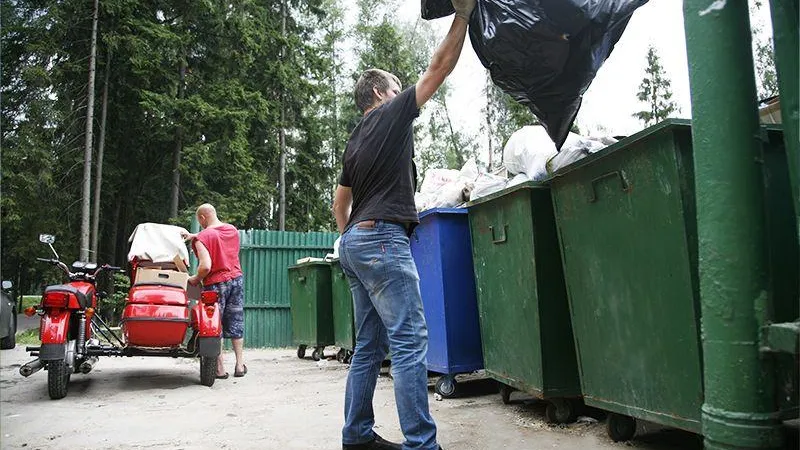 Жители Подмосковья стали реже жаловаться на вывоз мусора