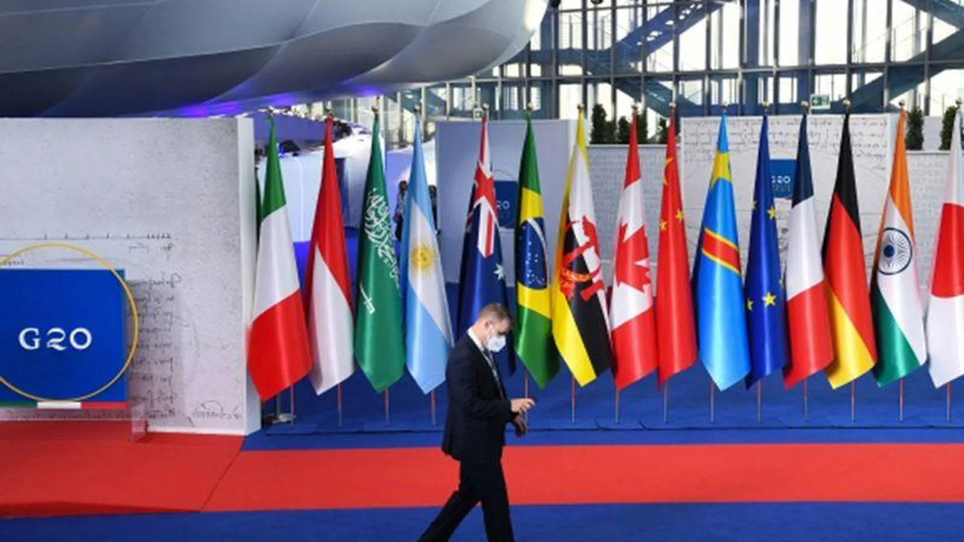 Политолог рассказал, почему саммиты G20 и G7 потеряли свой смысл