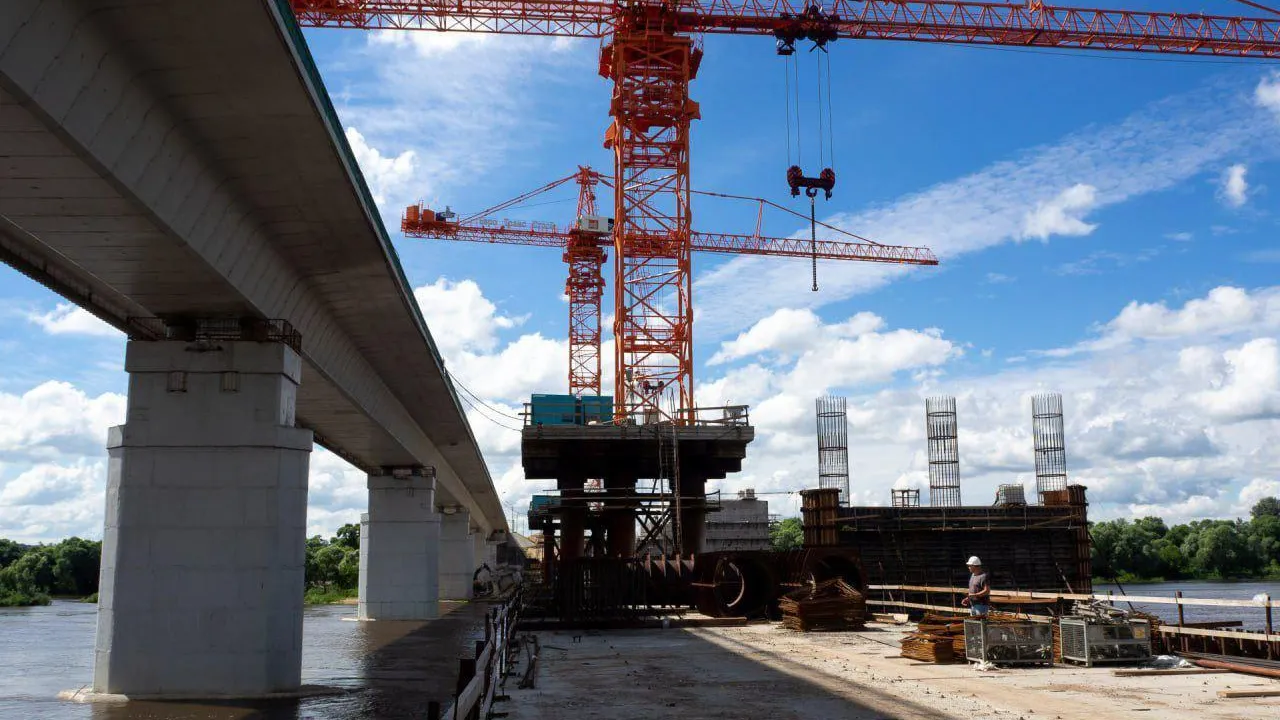 В Серпухове ведется активный ремонт моста на федеральной трассе М-2 «Крым»
