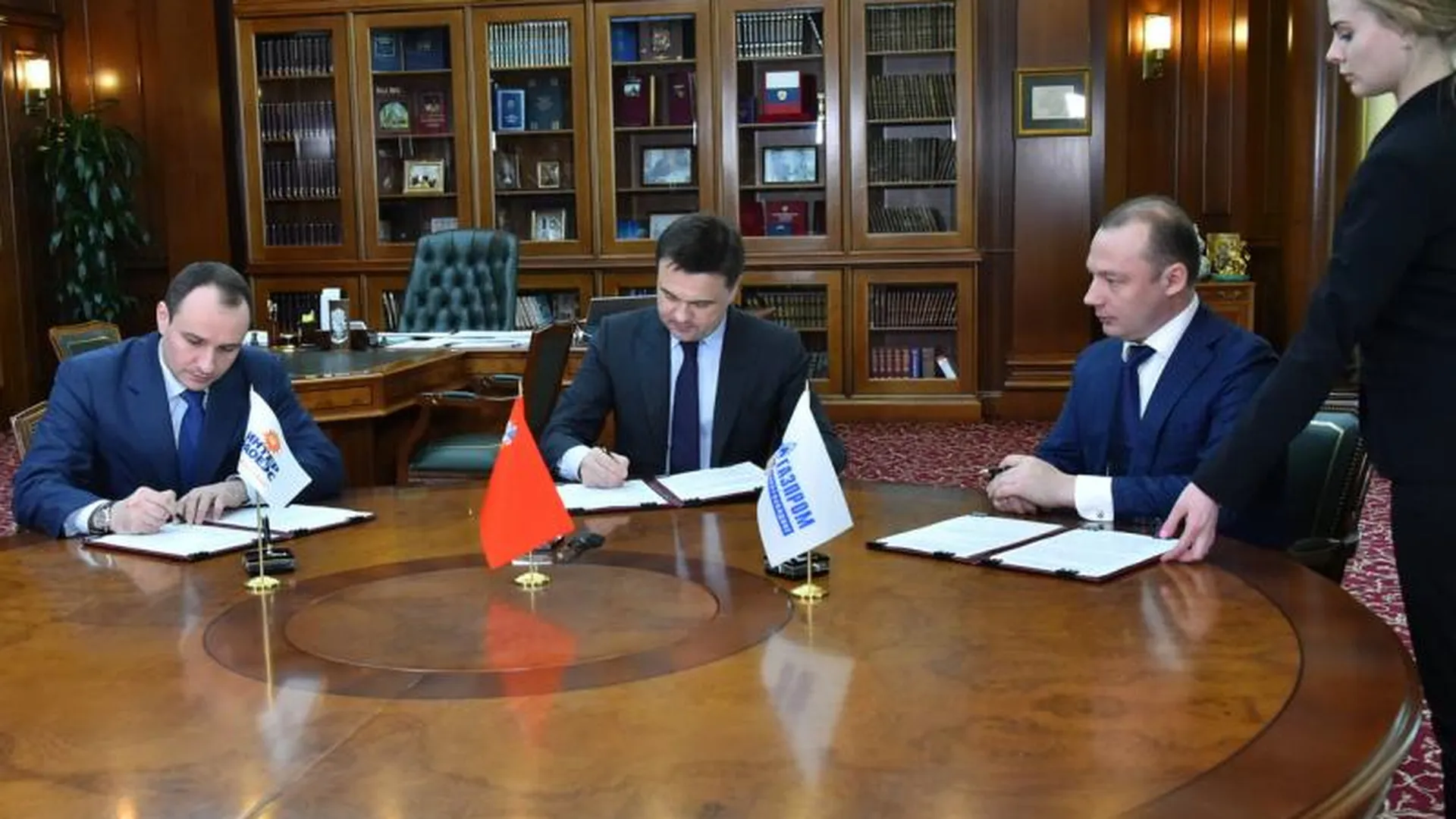 Воробьев подписал соглашение о сотрудничестве с «Интер РАО» и «Газпромом»
