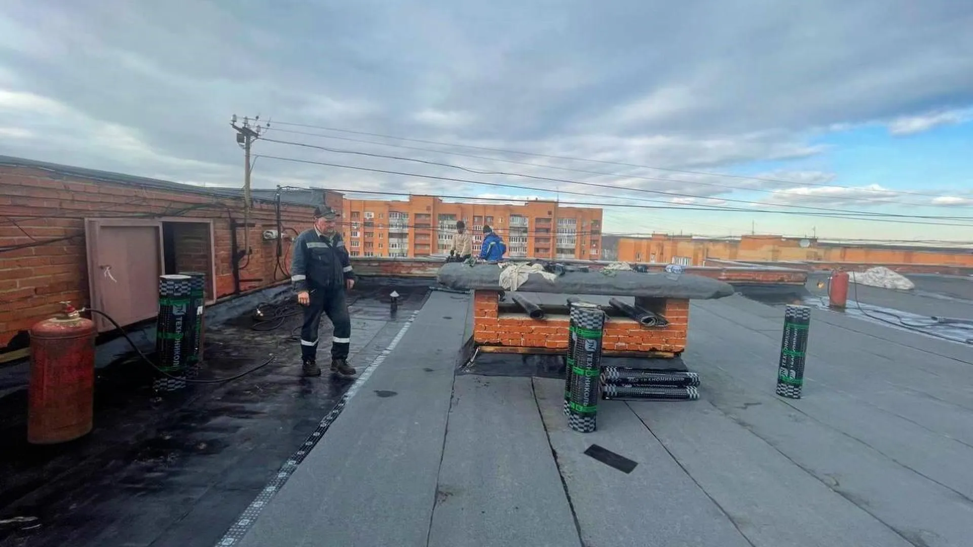 Благодаря Госжилинспекции в Подмосковье устранили еще 12 протечек с крыш домов