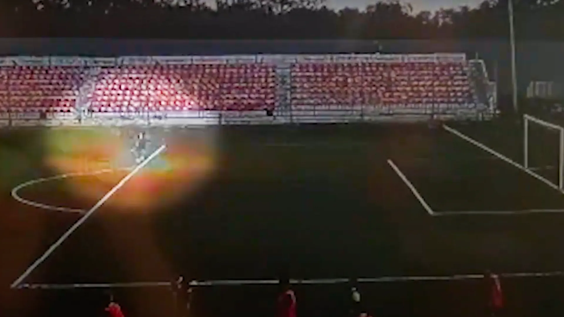 Момент удара молнии в футболиста «Знамени Труда» попал на видео