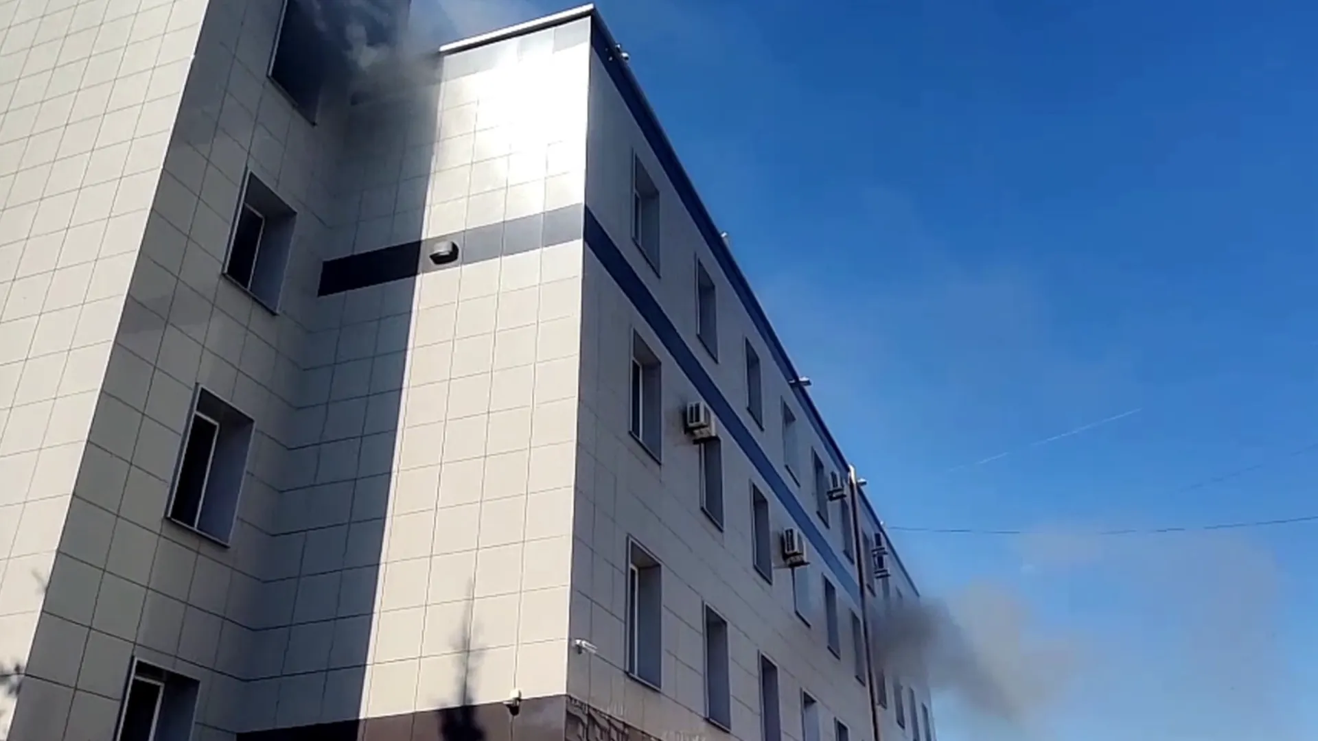 Пожарные потушили огонь в магнитогорском ТЦ