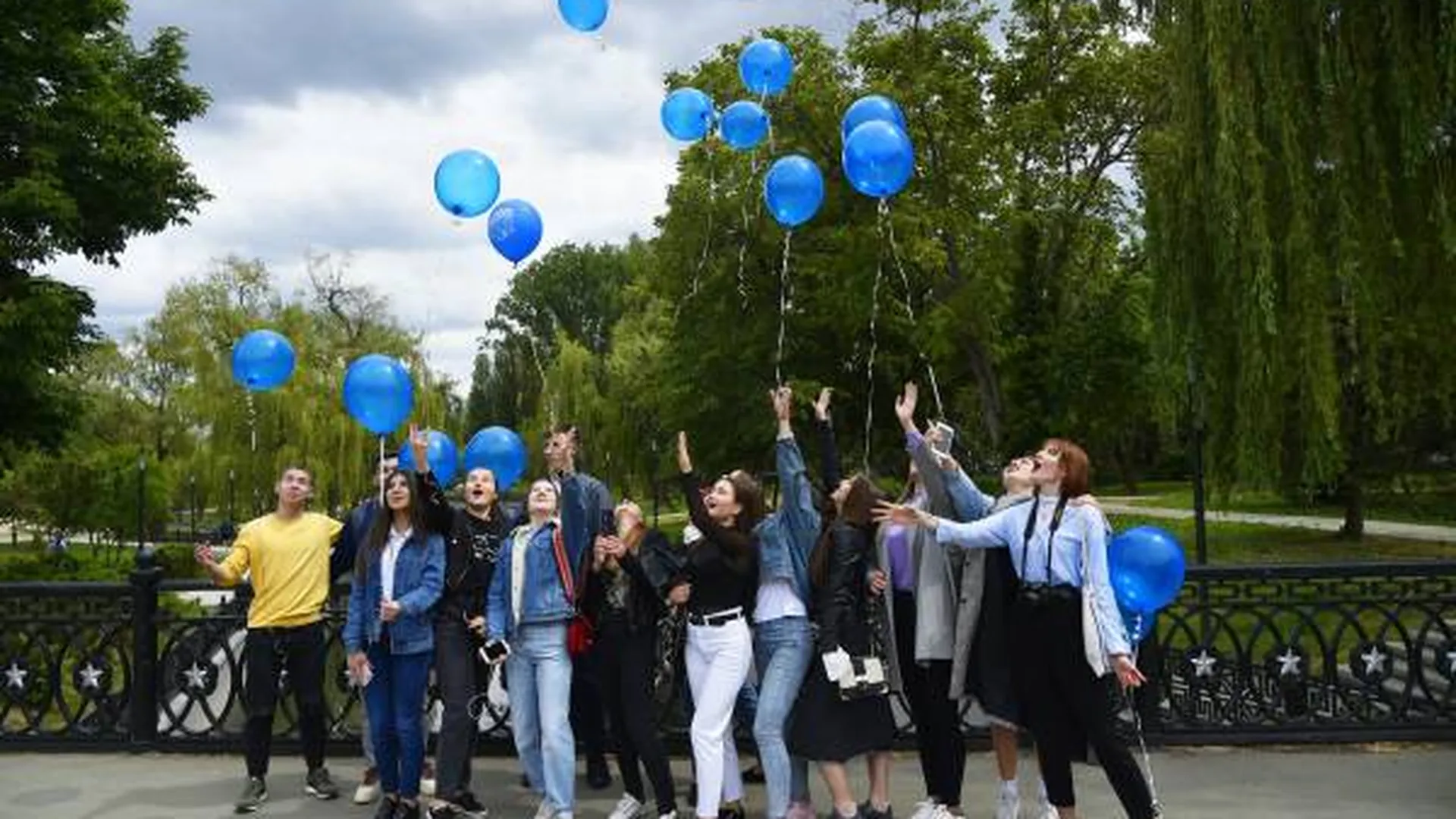 Выпускников призвали отказаться от запуска воздушных шаров
