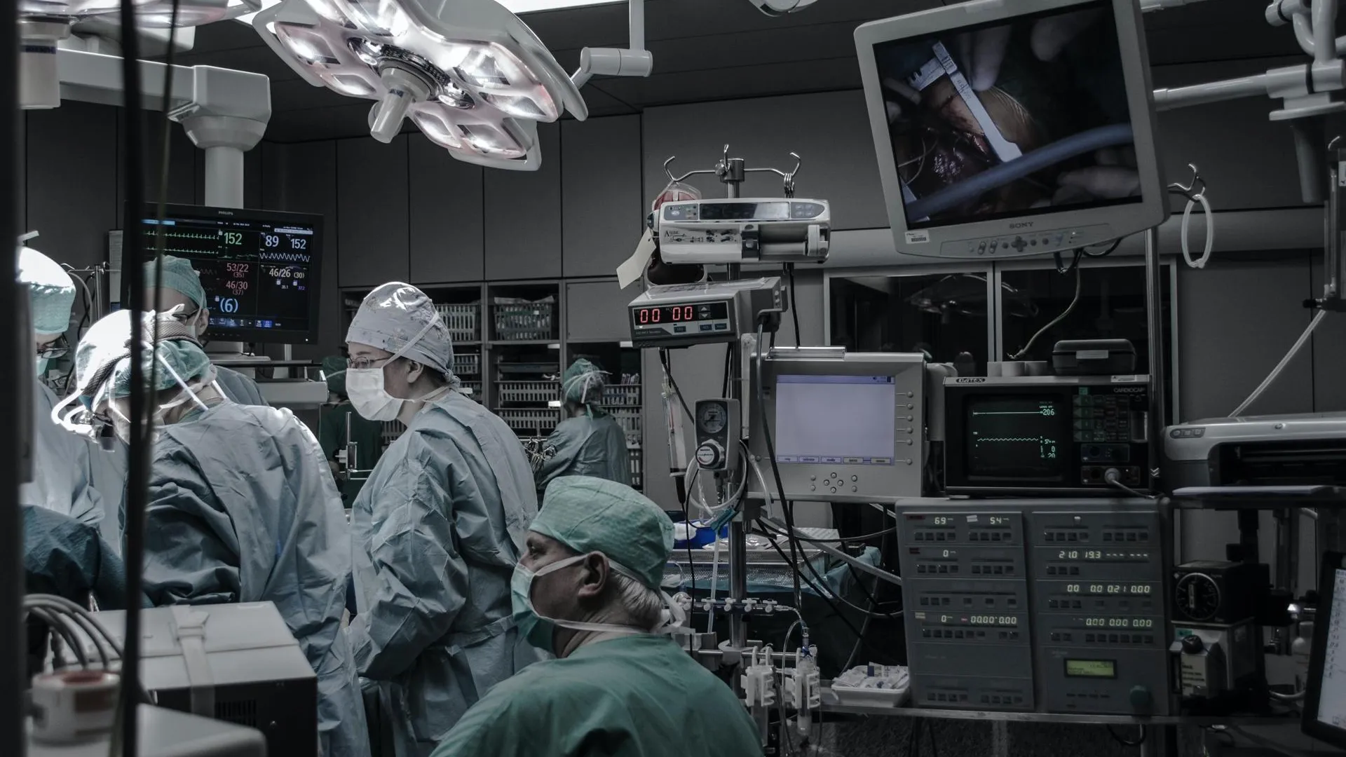 Робот да Винчи помог провести более 1300 гинекологических операций в МОНИИАГ