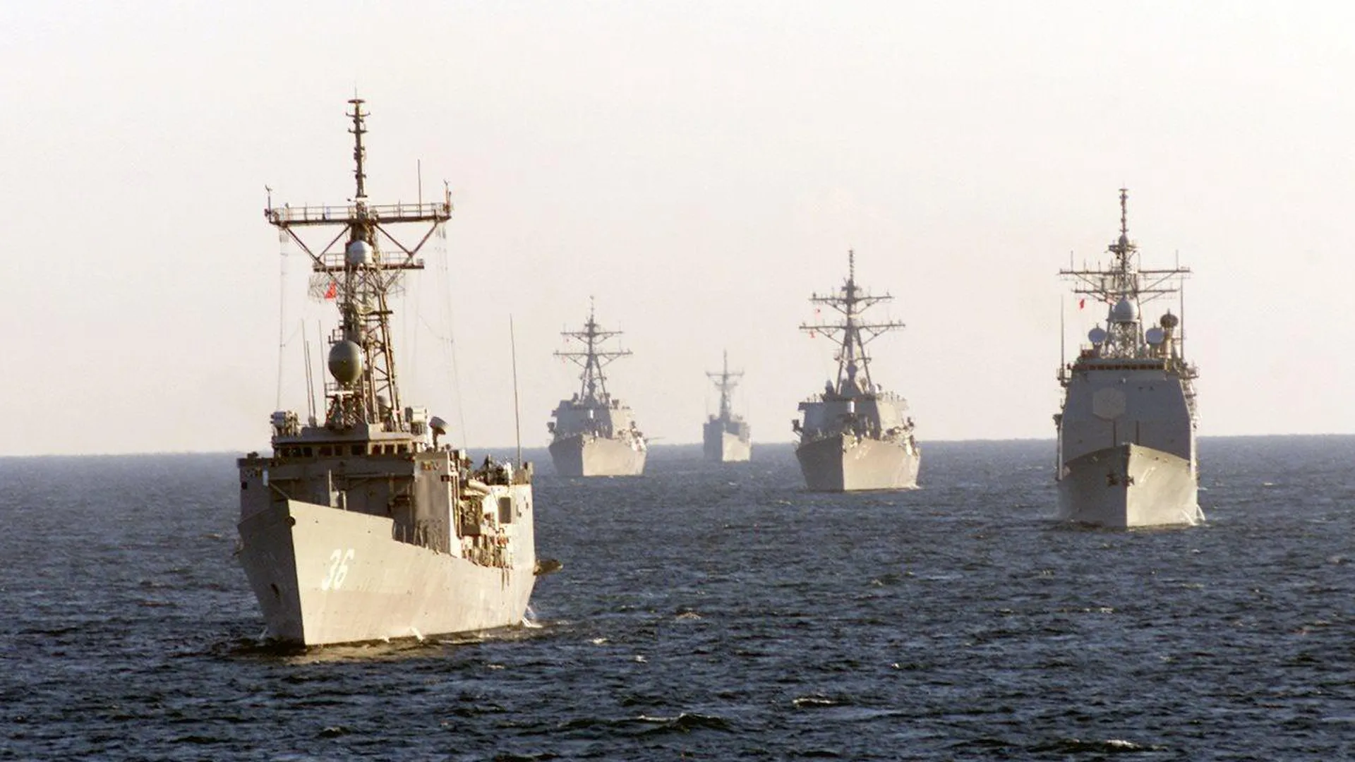 США заявили об успешном отражении атаки хуситов на военные и торговые корабли