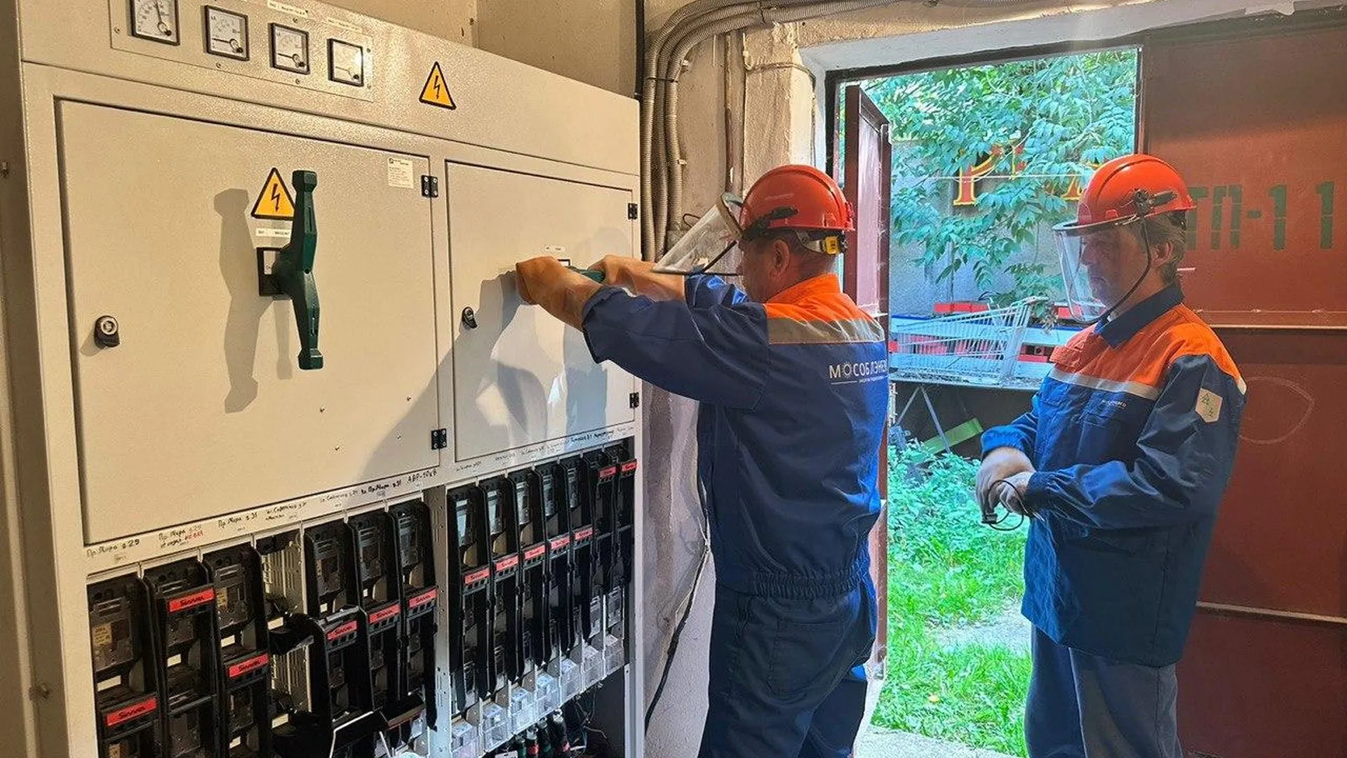 Энергетики обновили оборудование для подачи электроэнергии без перебоев в первом микрорайоне Реутова