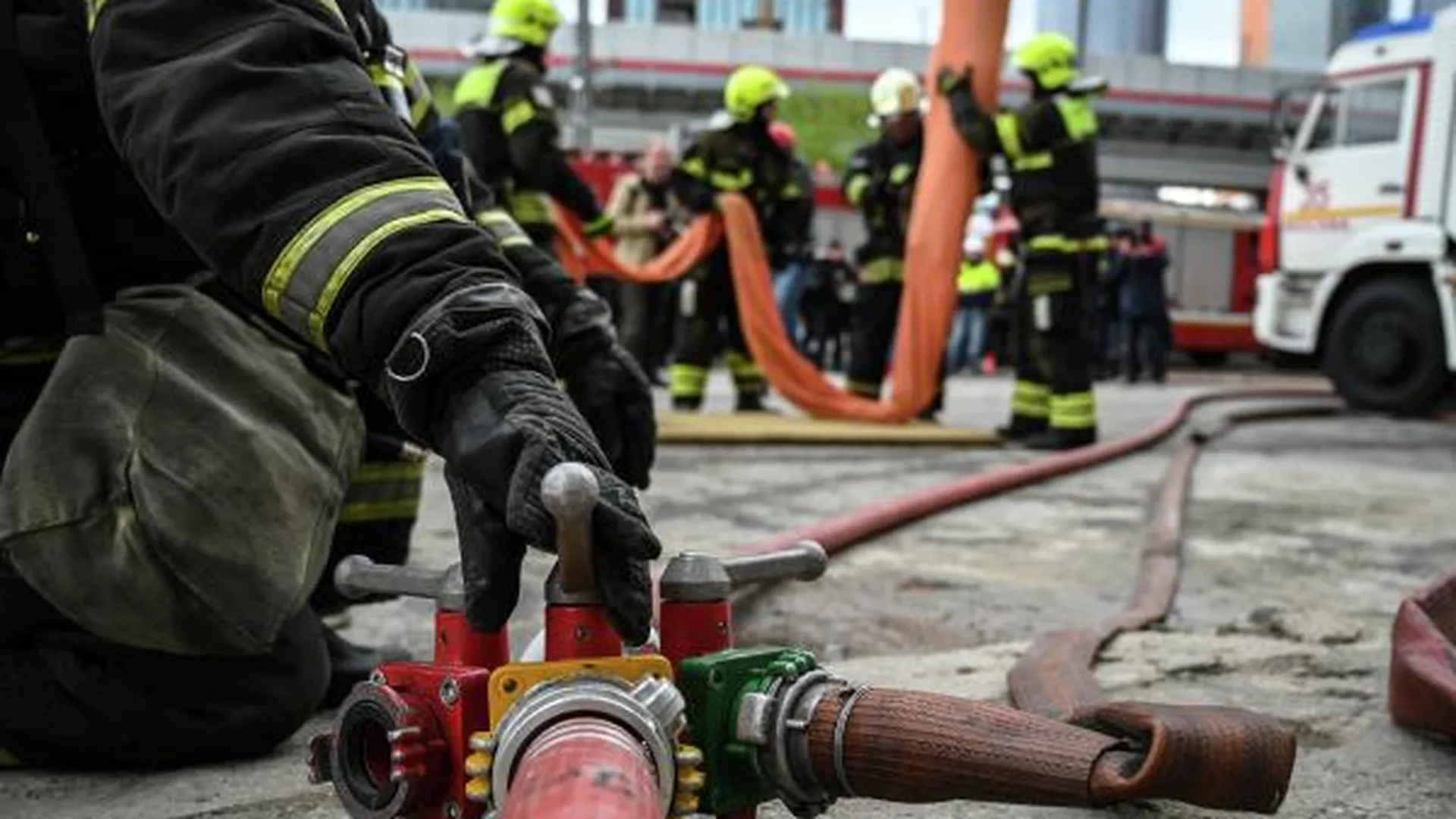 Пожар на трикотажном предприятии произошел на востоке Москвы