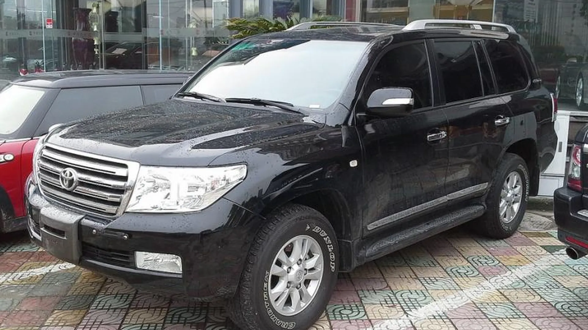Автомобиль Toyota Land Cruiser за 4 млн рублей угнали в Рузе