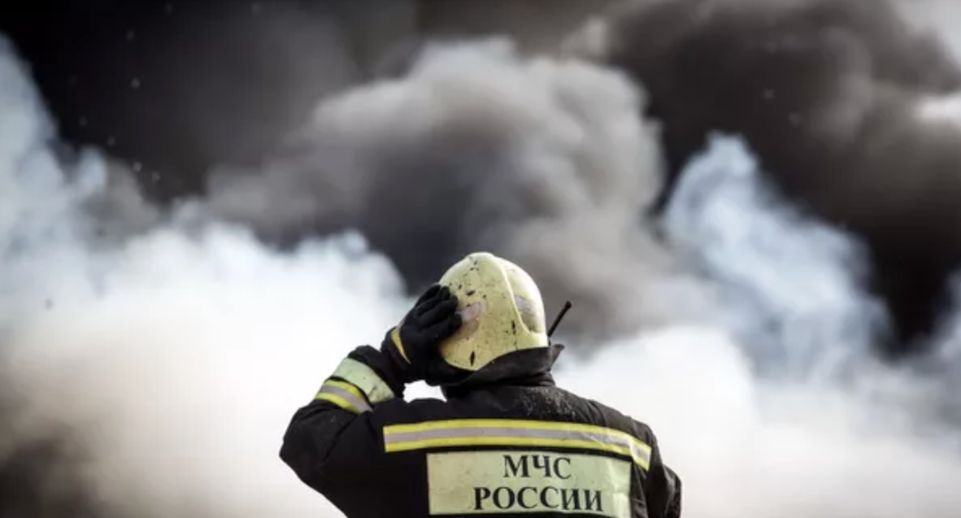 МЧС Подмосковья: дом в Истре загорелся из-за аварийной работы электросети