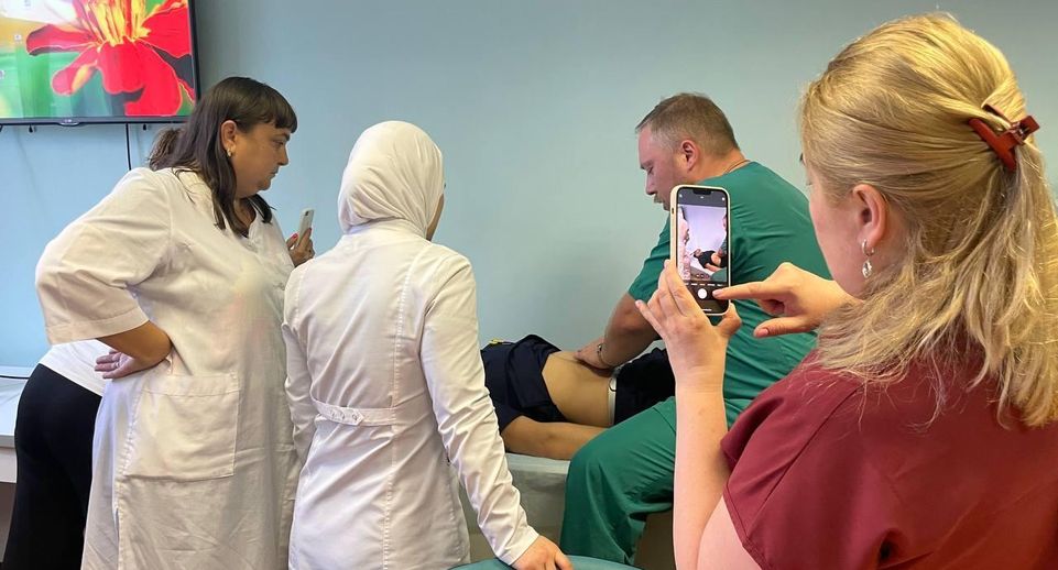 Детский хирург Михаил Борзаков провел лекцию для педиатров в больнице Лобни
