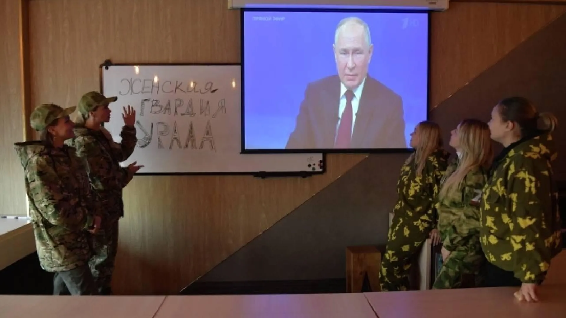 «Выклянчить деньги»: Путин пояснил, для чего ВСУ отправляют элиту на проблемные участки СВО