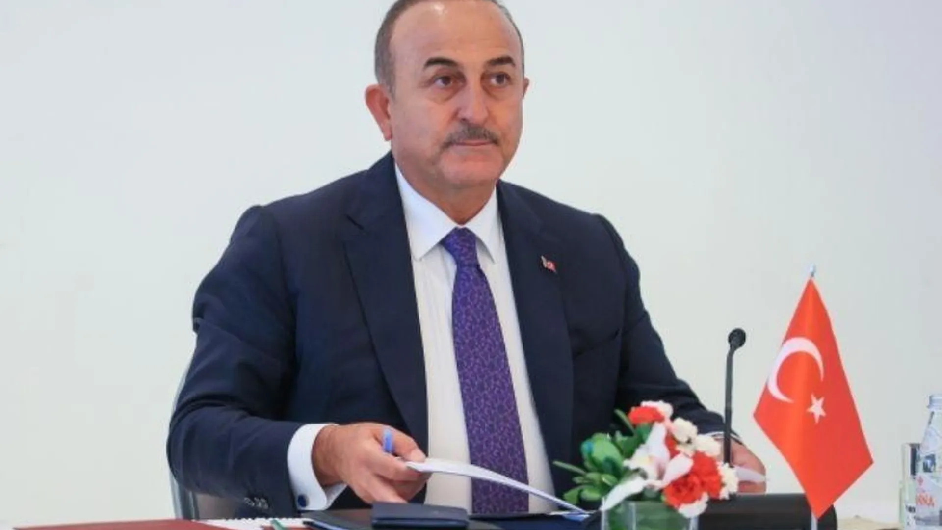 Министр иностранных дел Турции выступил против вхождения новых военных судов в Черное море 