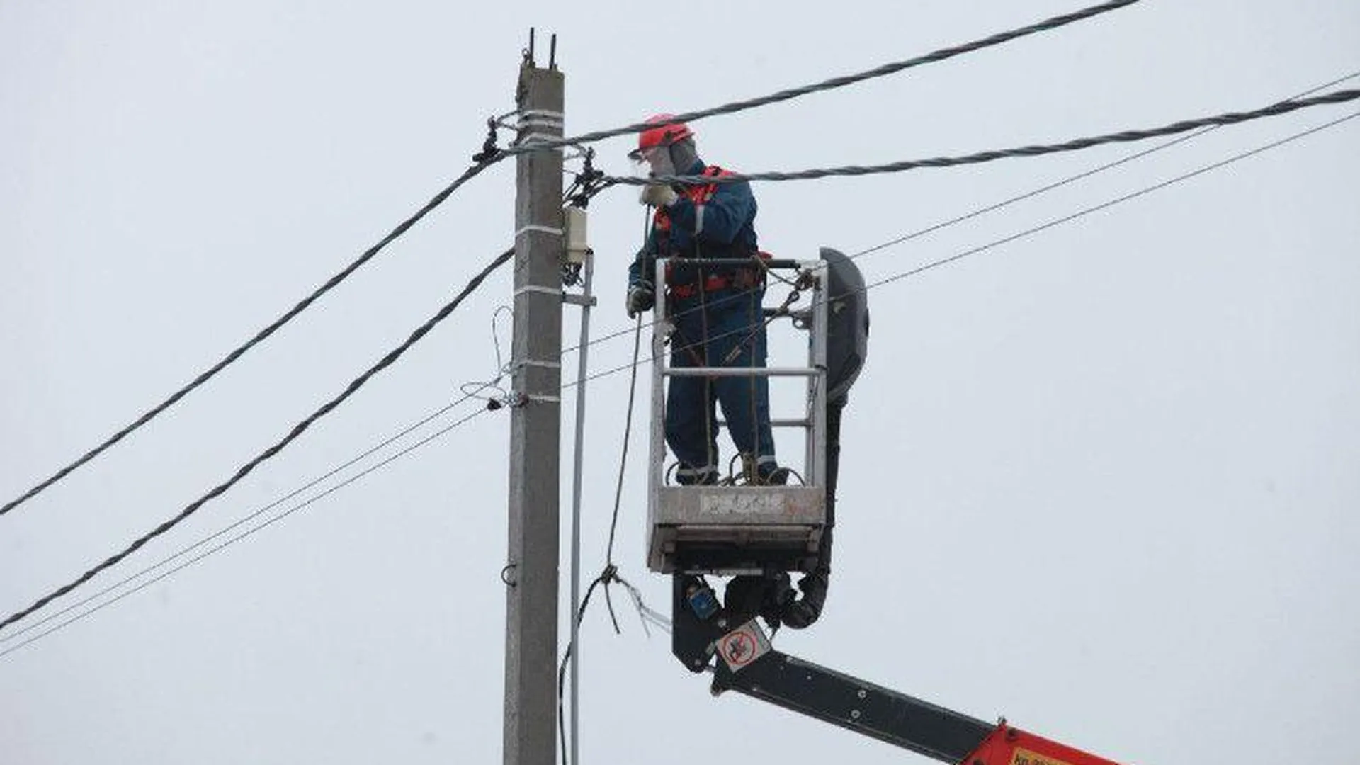 В Лотошине повысили надежность электроснабжения восьми населенных пунктов