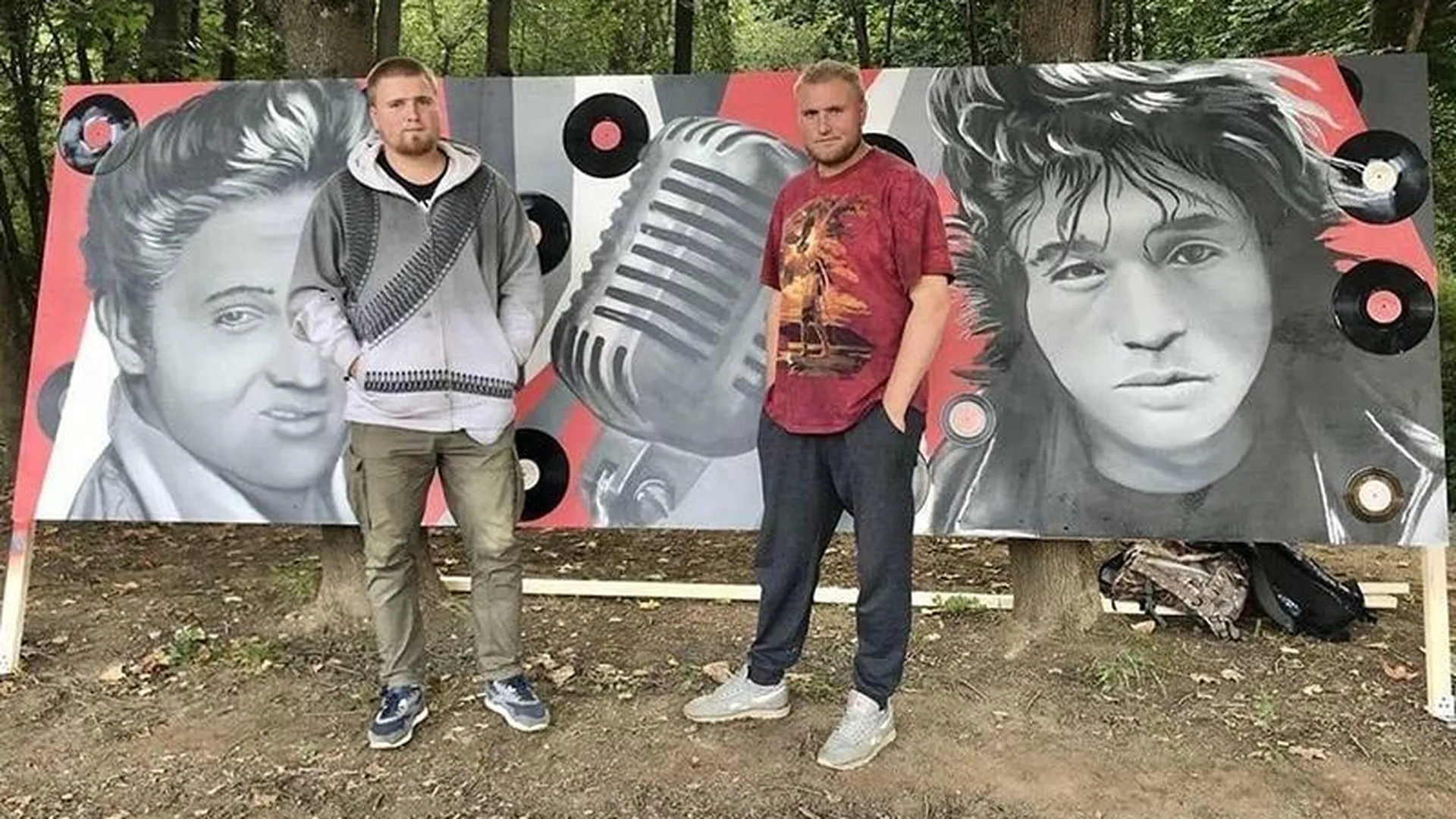 Художники братья Ерофеевы подарили Красногорску граффити с Цоем и Пресли