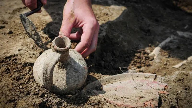 При раскопках под Протвино обнаружили керамическую утварь IV века до нашей эры