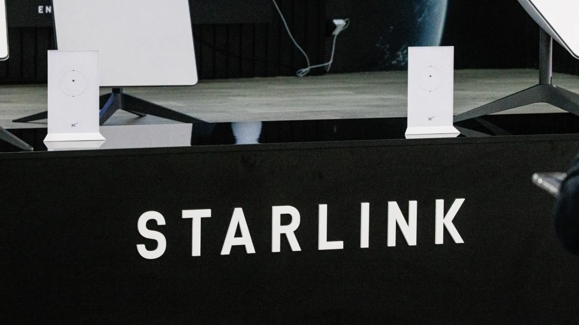 СМИ: Киев пытается отказаться от использования спутниковой системы Stralink
