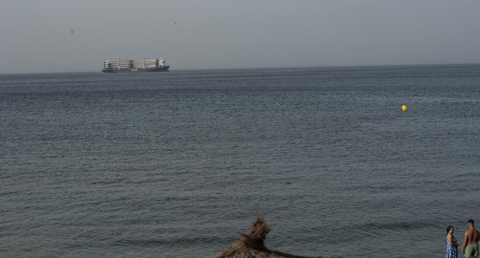 AFP: у Филиппин затонул танкер, перевозивший 1,4 миллиона литров мазута