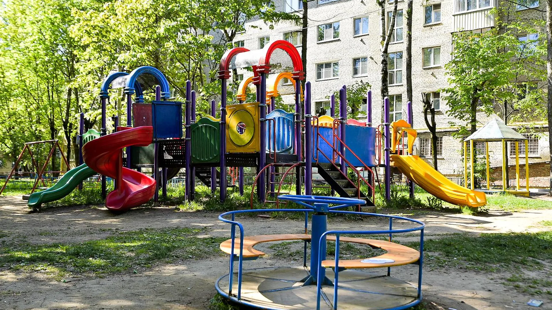 Детские площадки солнечногорск. Детские площадки солнечногорск. Площадка на арбате в наро фоминске. Детские игровые площадки в московском зоопарке. Нижний новгород площадка.
