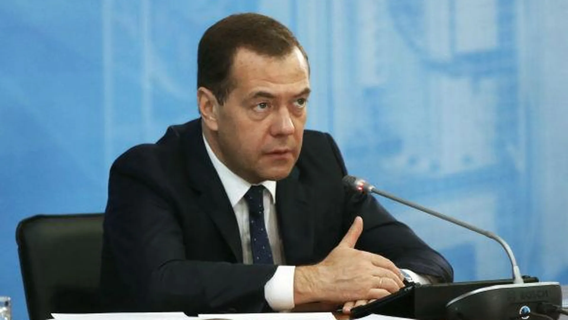 Медведев: 1,7 млрд рублей предусмотрено на жилье для бывших военных в РФ
