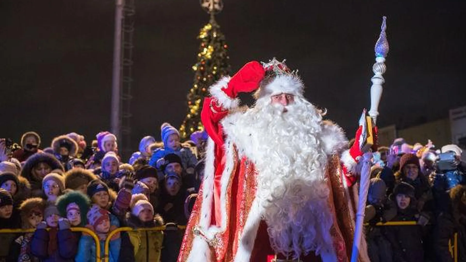 Около 36 тысяч туристов посетили в праздники главного Деда Мороза страны 