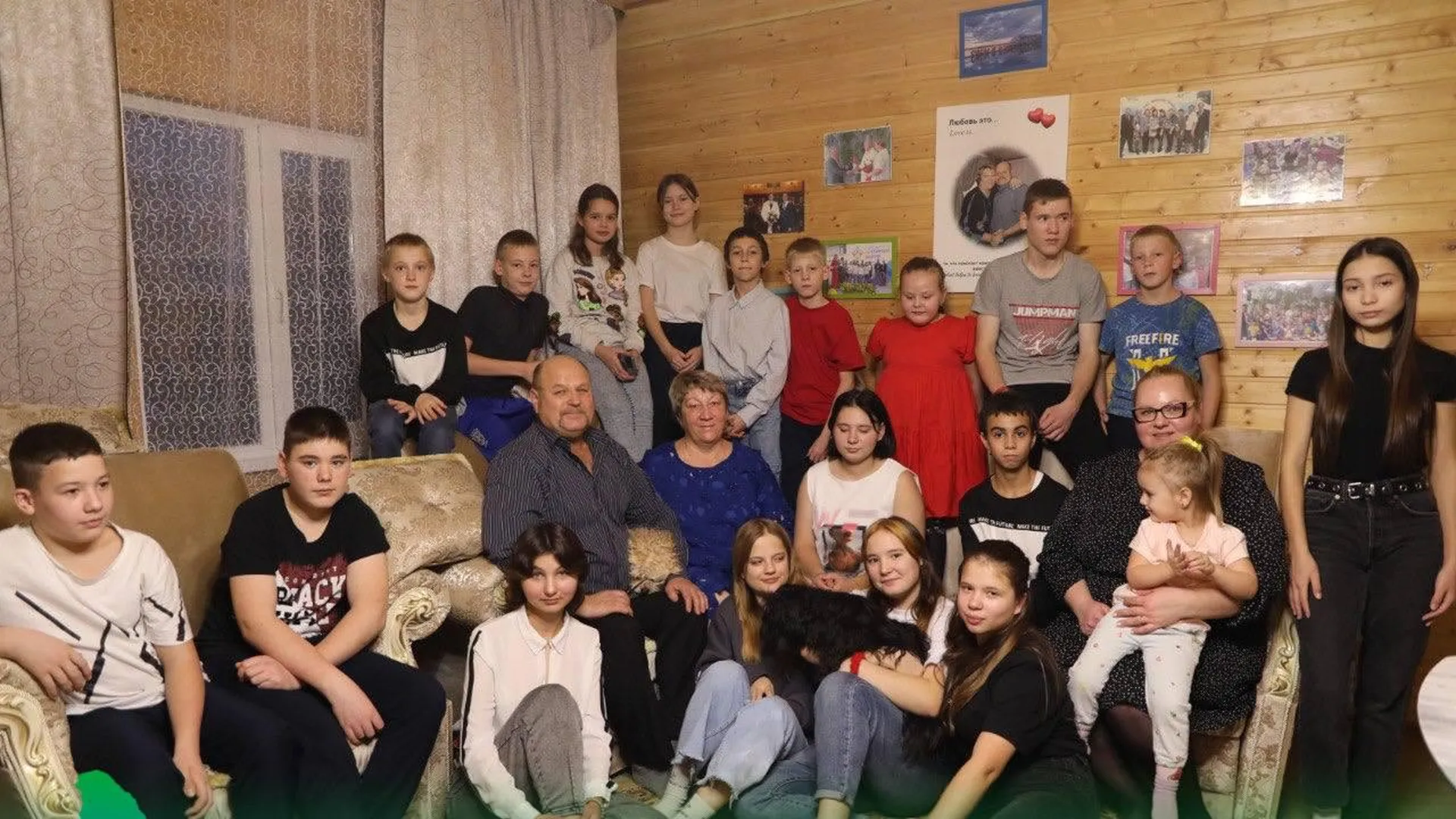 Семья Окуловых из Павлово-Посадского округа воспитала более 40 приемных детей