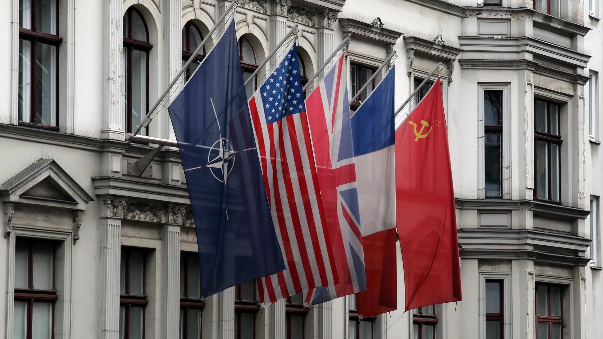 Политолог Светов назвал причины вменения НАТО Москве враждебных действий в адрес государств альянса