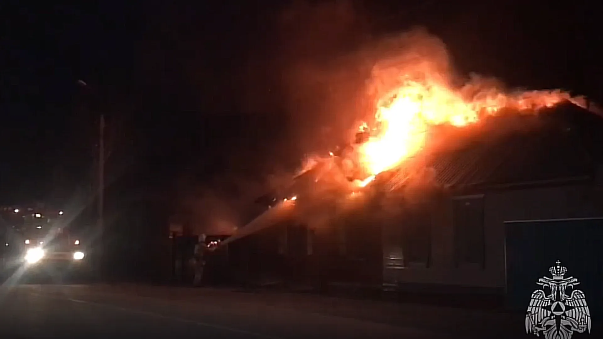 Сгоревший в Бурятии дом с тремя погибшими сняли на видео